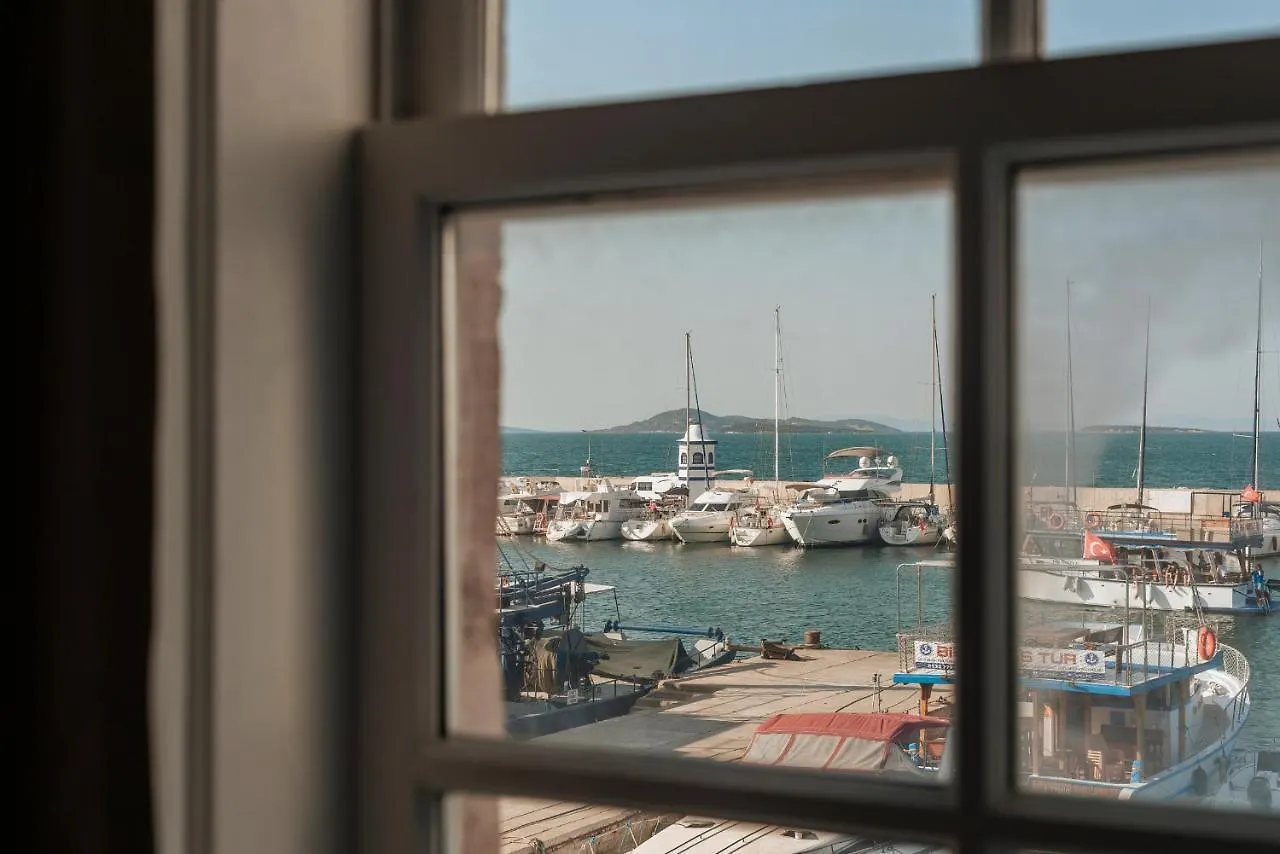 Guemruek Urla Hotel